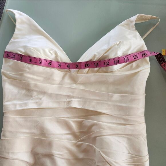 Beautiful Hand Made Wedding Gown - Picture 14 of 16